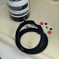 25Wワイヤレス充電をサポート、360度回転する携帯電話ホルダー、水平と垂直に切り替え可能、調整可能、解凍可能、高価値ホルダー