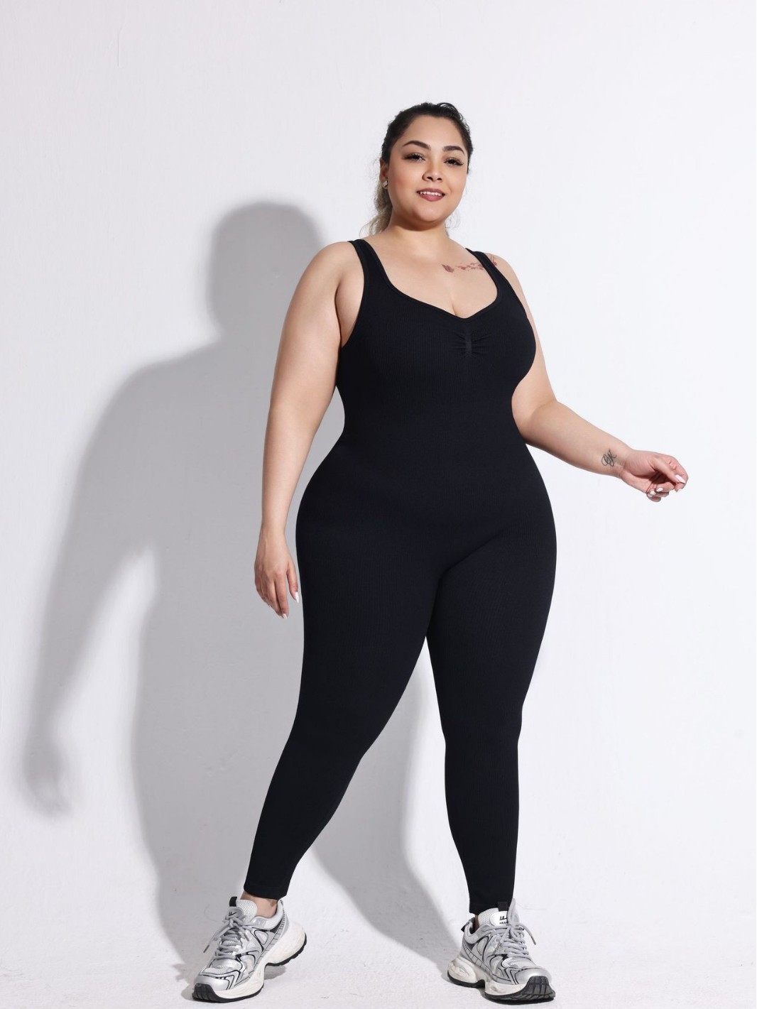 Mono de hilo grueso con espalda abierta de gran tamaño, mono deportivo moldeador de cuerpo con doble hombro fijo para mujer, traje de yoga sin costuras con levantamiento de cadera