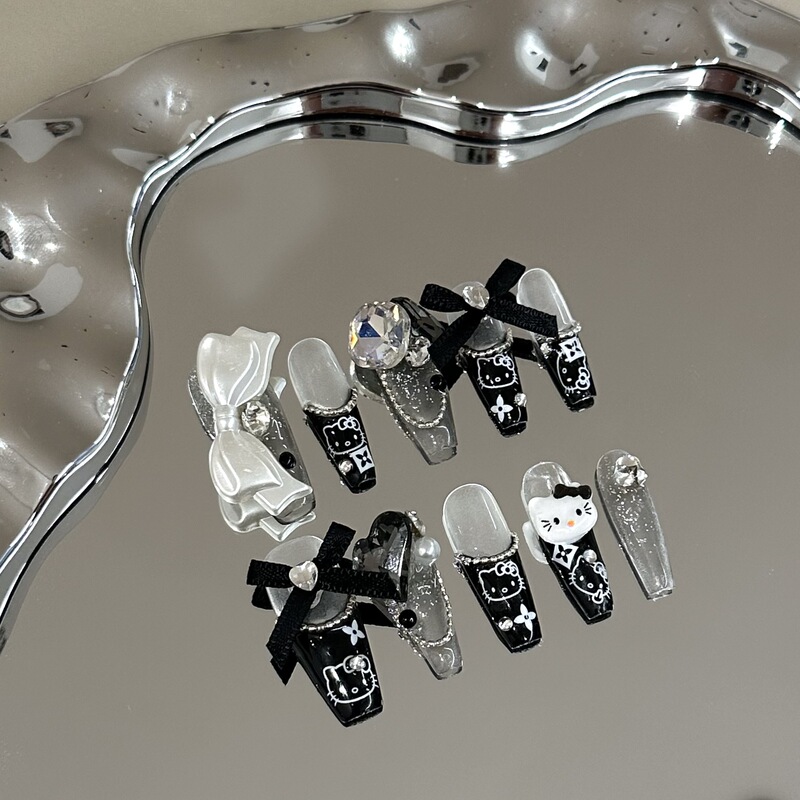 Pure hand-worn nail piece high-grade black French Kitty cat nail art white long bow nails Pure hand-worn nail piece high-grade black French Kitty cat nail art white long bow nails