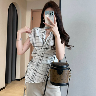 �Շ��п���͸��һƬʽ�����B���������@��V�I��y�r��Ů��