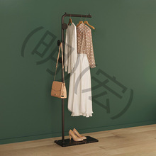 ����չʾ�ܲ��P��¼ܷ��b�ꌣ��؛��ֱ���g����Ů�b���ʽ���¼�