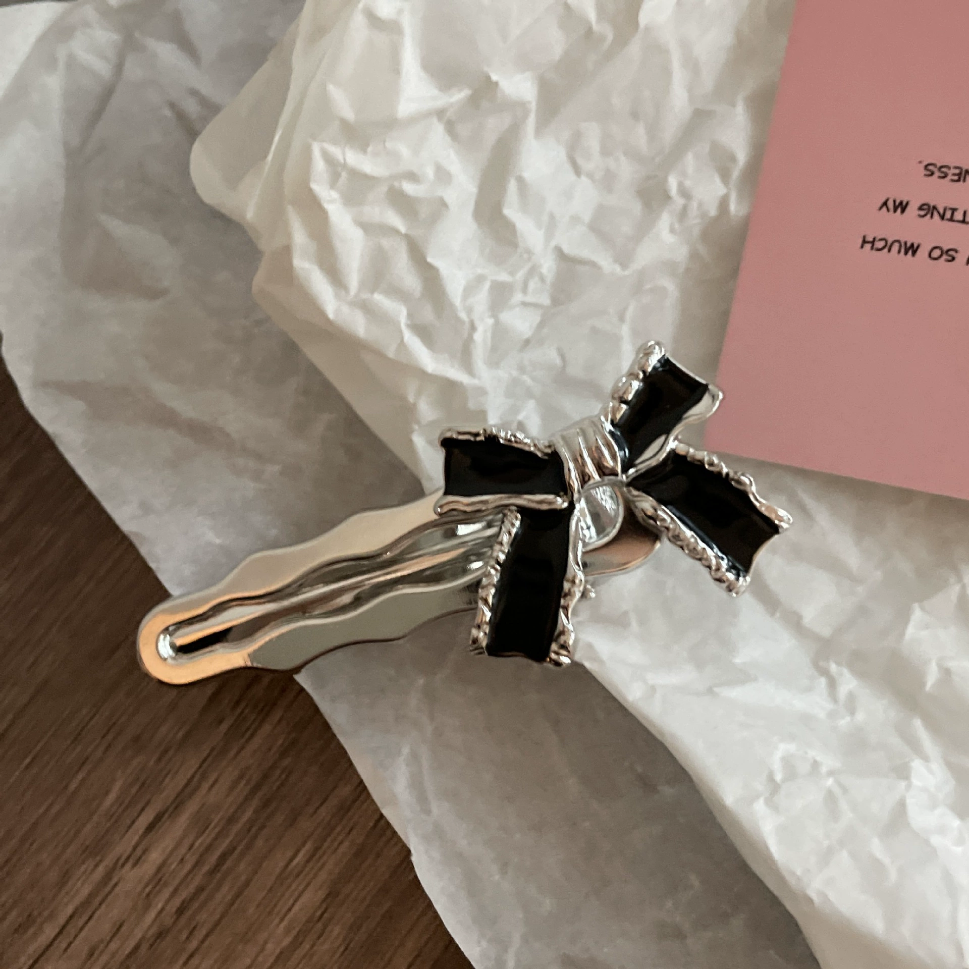 Cute hairgrip, bangs, hair accessory