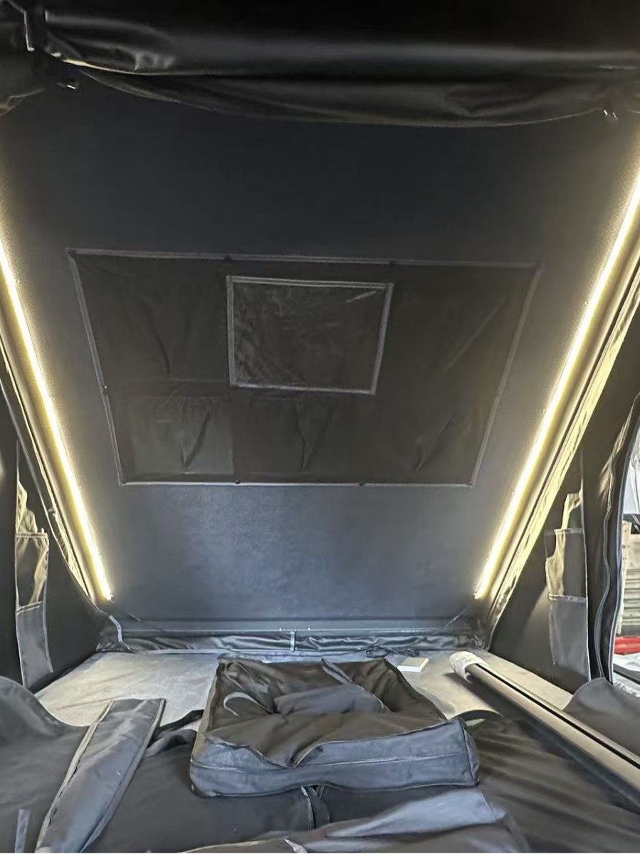 Fábrica de fuente puede personalizar al por mayor tiendas de techo triangular de aleación de aluminio sin construir SUV duro de apertura rápida