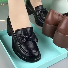 百搭蝴蝶结粗跟小皮鞋女2025秋季新款一脚蹬厚底单鞋软皮乐福鞋女