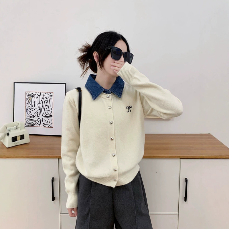 2026 Autumn and Winter New Casual Style Denim Lapel Fake Two-Piece Knitwear for Women, White Elegant Versatile Long-Sleeved Sweater