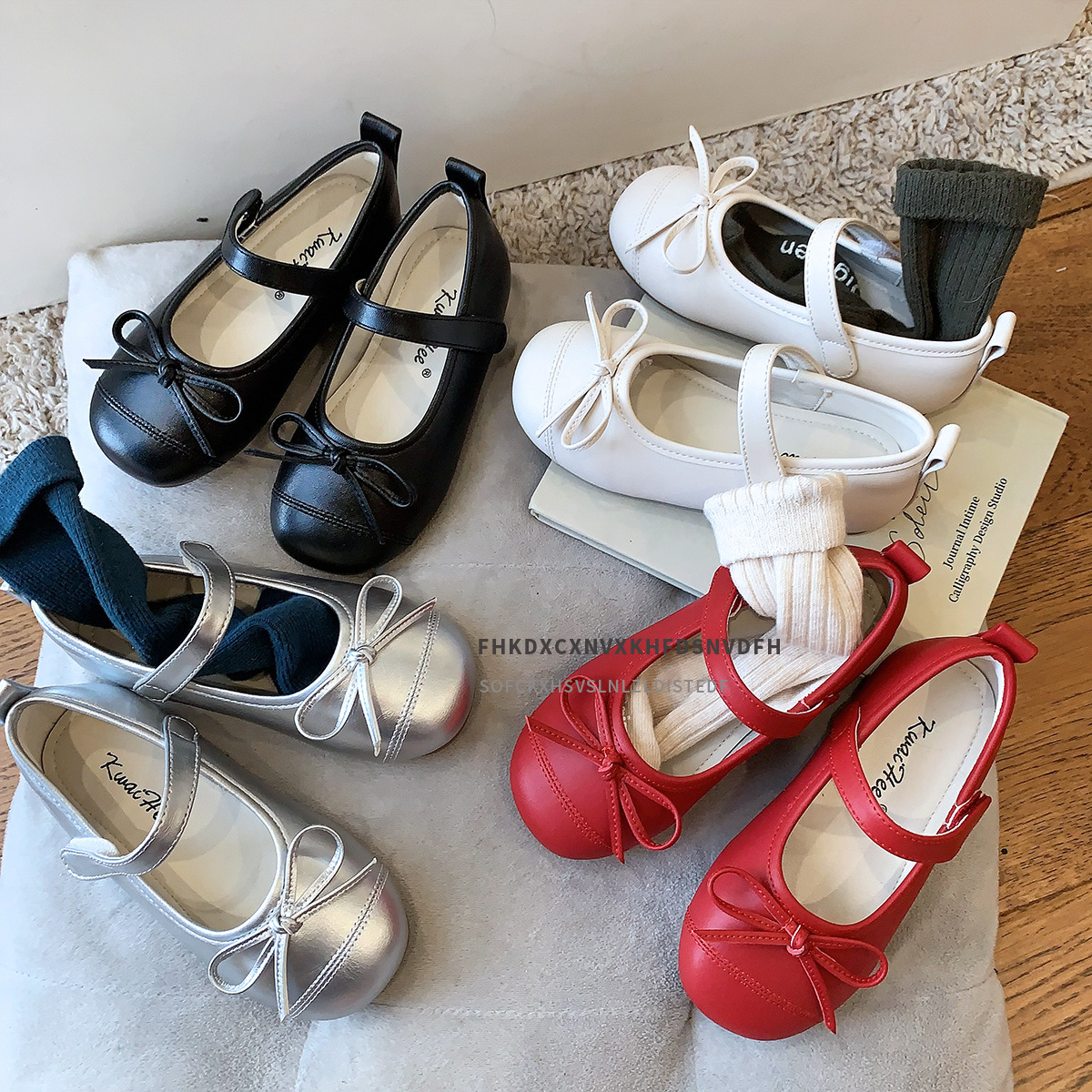 Red Kidsren's Shoes 2025 Autum New Girls' Leather Shoes Shallow Mouth Girls Princess Shoes Bow Soft Sole Kidsren's Shoes