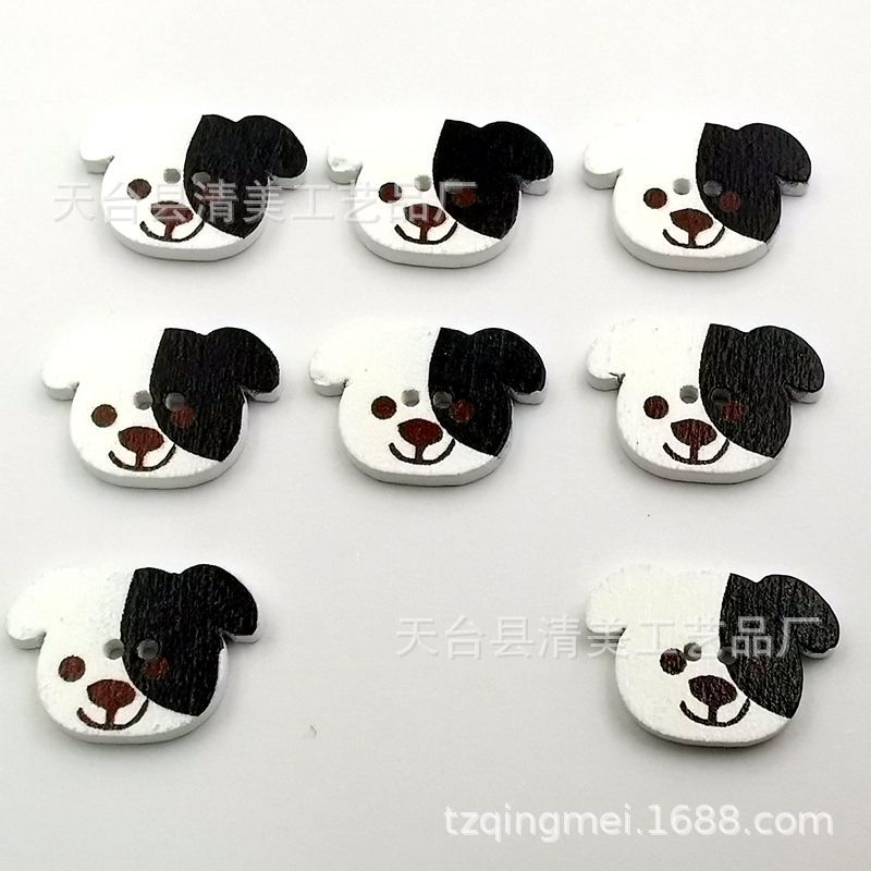 Botones de dibujos animados de madera de fondo blanco de bricolaje pintados de fondo blanco lindo botón de madera de cabeza de perro 50 por paquete