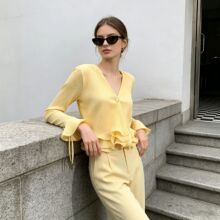 韩系设计感休闲百搭衬衫女2026春季新款慵懒风喇叭袖气质短款上衣