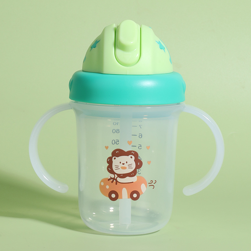 Taza de agua para niños taza de paja de plástico de gran capacidad para bebés beber taza de agua portátil a prueba de fugas taza de verano al por mayor
