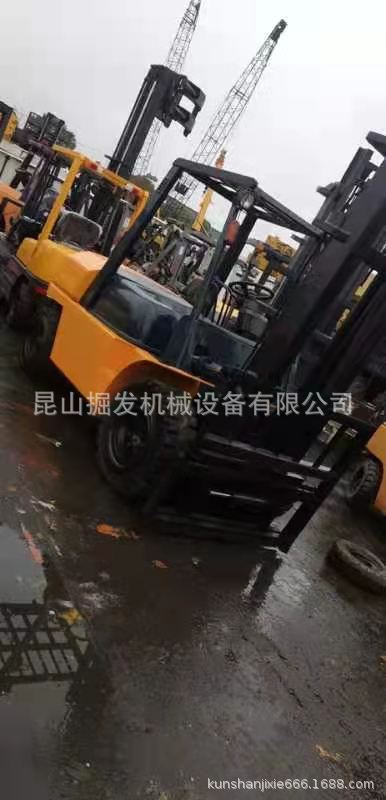 二手丰田5吨柴油叉车，升高4米带侧移 实心胎包运