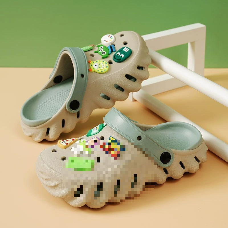 Детские модные сабо с героями мультфильмов для мальчиков, которые можно носить в школу, на мягкой подошве, легком ЭВА, нескользящие, удобные и не вонючие ноги на пляже.