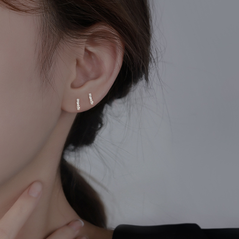 Patterned Bar Stud Earrings For Women In Sterling Silver Jewellery_voghion.com