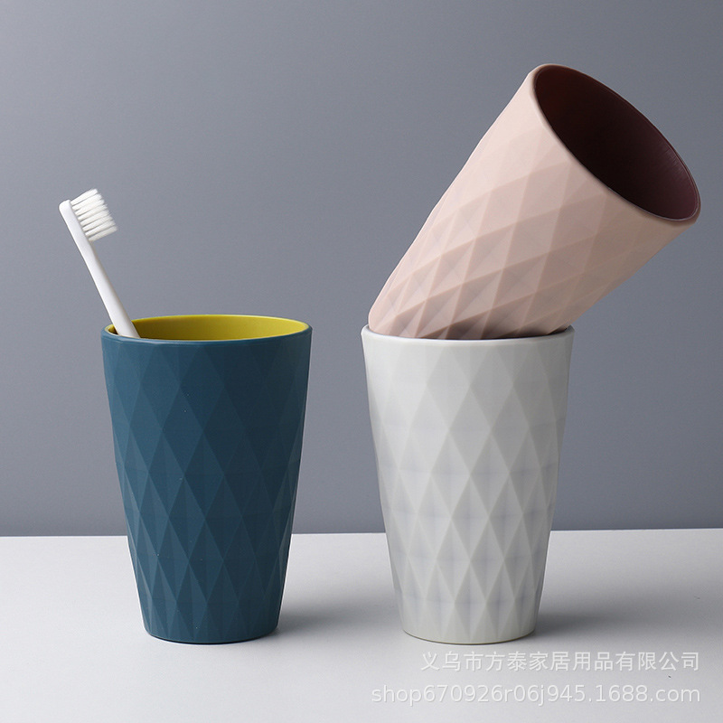 Hogar simple estilo nórdico taza de agua de plástico creativo portátil cepillo de dientes taza estudiante diente taza de dos colores pareja enjuague bucal taza