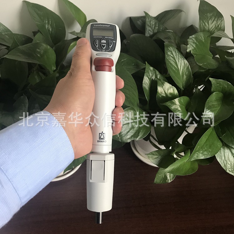 德国Brand普兰德0.5-5ml单通道电子微量移液器705307