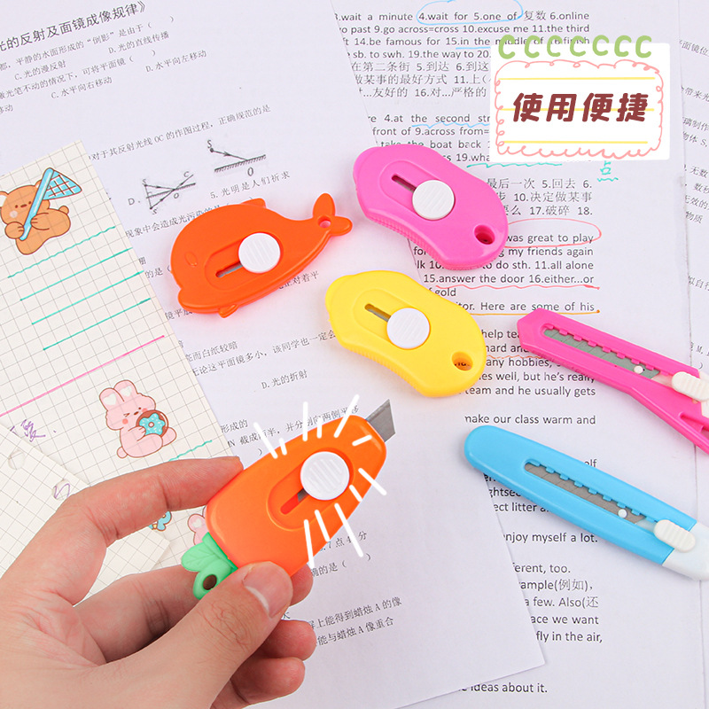 Color mini cuchillo de desembalaje papelería tamaño pequeño cuchillo de arte portátil estudiante Cuchillo pequeño cuchillo de desembalaje al por mayor