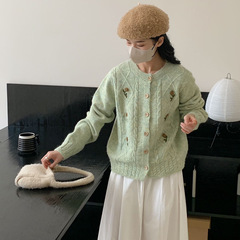 秋冬新款宽松软糯圆领针织开衫韩系温柔风复古刺绣毛衣外套女上衣