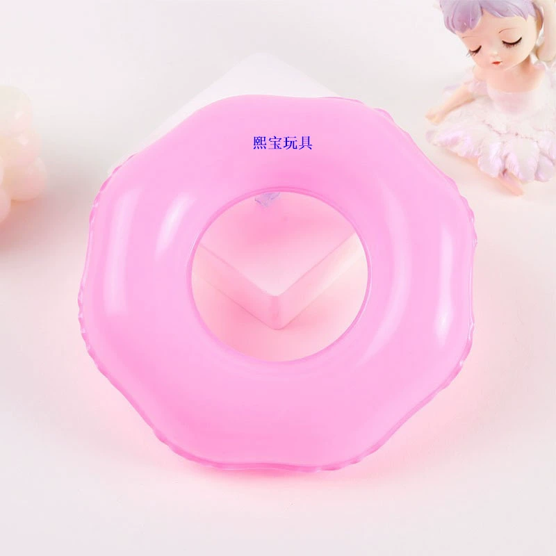 Производители изготавливают на заказ надувные круги для плавания в форме цветка из ПВХ, миниатюрные маленькие надувные игрушки из ПВХ.