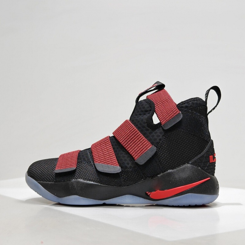 Cross-border Soldier 11 mid-top practical basketball shoes, James Soldier anti-slip, wear-resistant outdoor training sports shoes Cross-border Soldier 11 mid-top practical basketball shoes, James Soldier anti-slip, wear-resistant outdoor training sports shoes