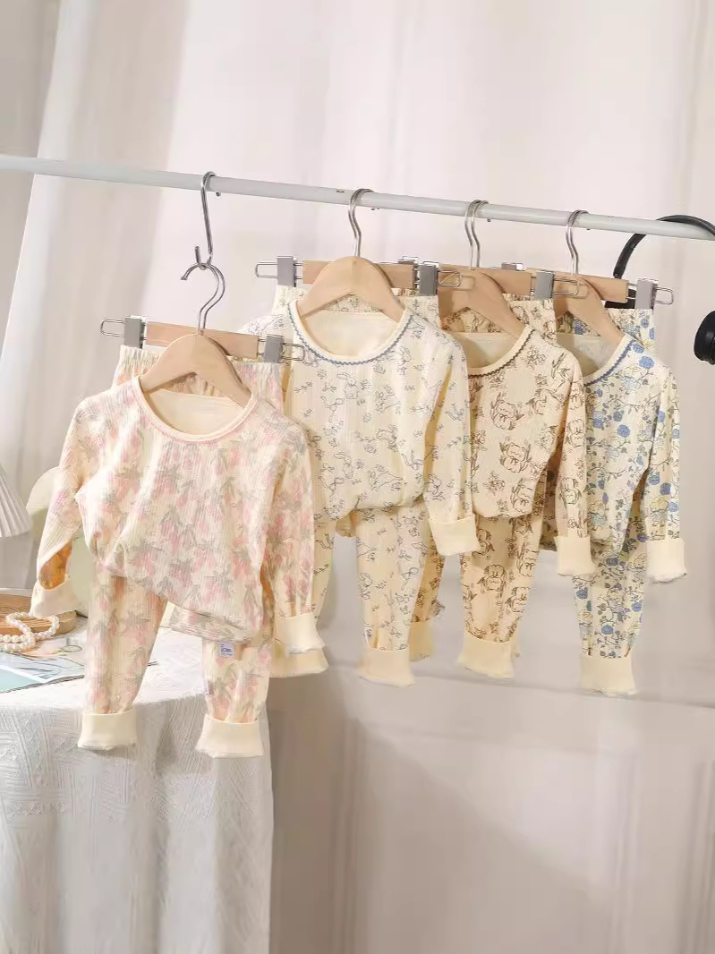 Ropa de otoño de algodón para niños, pantalones largos, pijamas de algodón con tiras verticales deshuesadas para bebés, ropa a domicilio para niños grandes, traje de dibujos animados para niñas