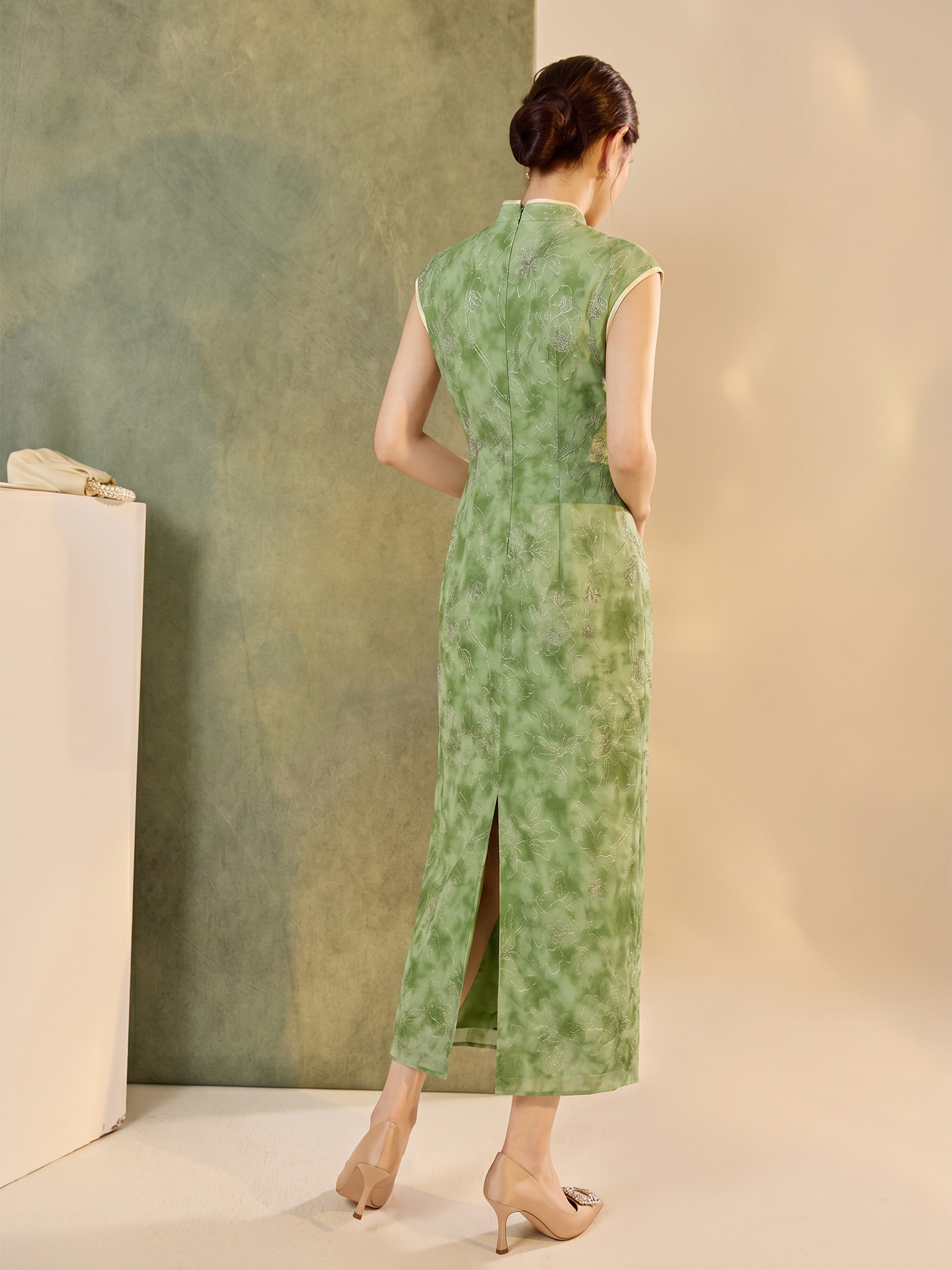 Đầm maxi cổ đứng sườn xám cách tân — Xanh lá cây nhạtcolor