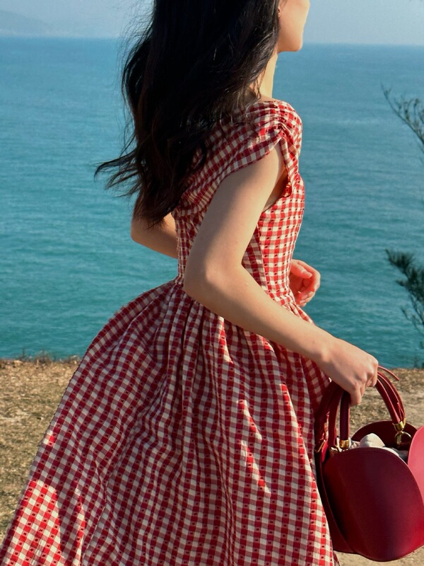 Retro French-Style Square-Neck Short-Sleeved Waist-Cinching Design Holiday Dress for Petite Women, Long Plaid Dress for Summer