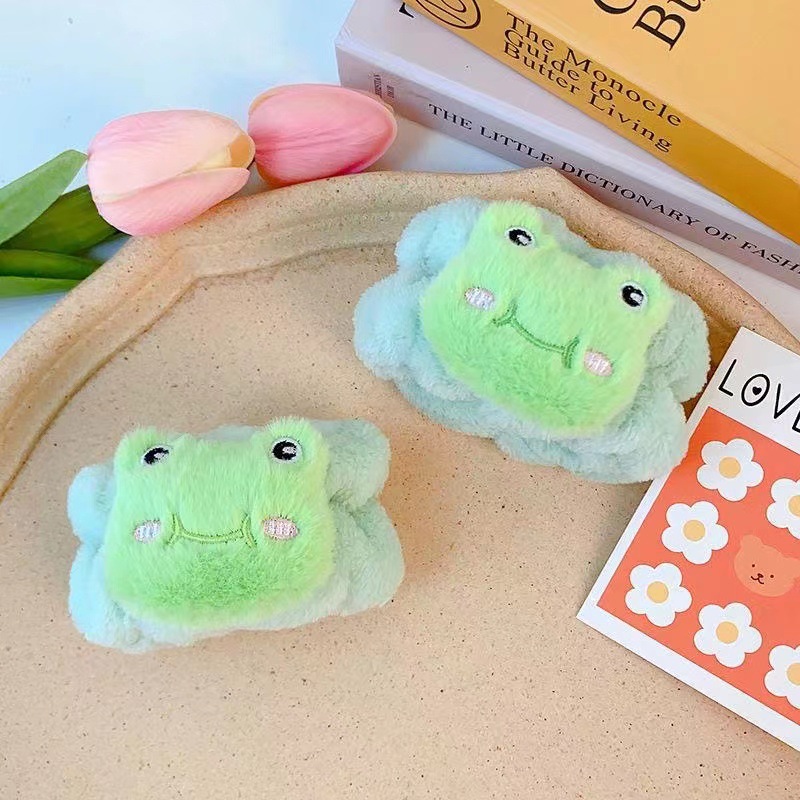 Internet celebridad de dibujos animados lindo correa de muñeca de felpa lavado de cara banda de pelo a prueba de humedad impermeable artefacto fresa oso chica sudor-cordón absorbente