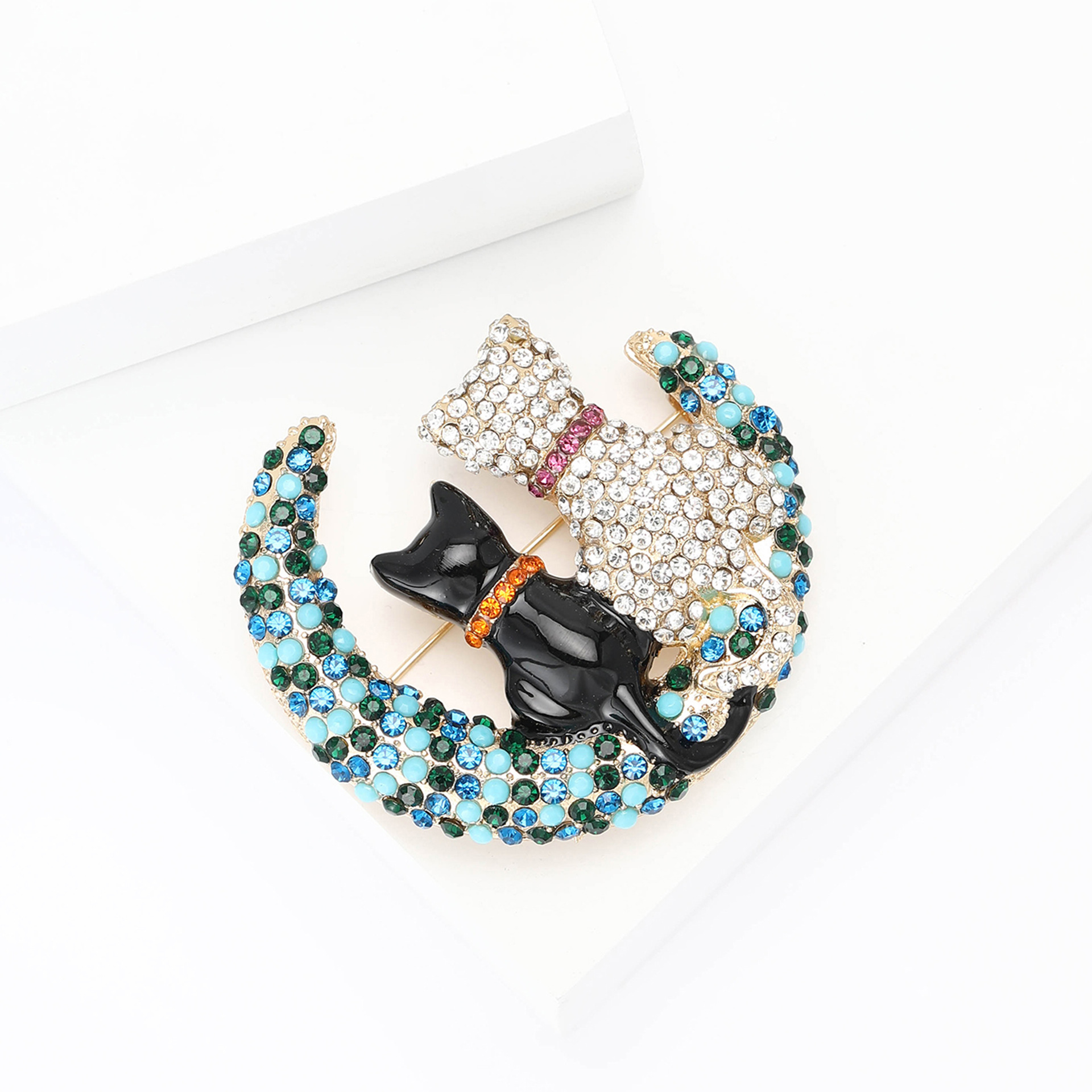 All Seasons Season Women's Gender Cute Pin Moon Cat Alloy Inlay Rhinestones Women's Brooches