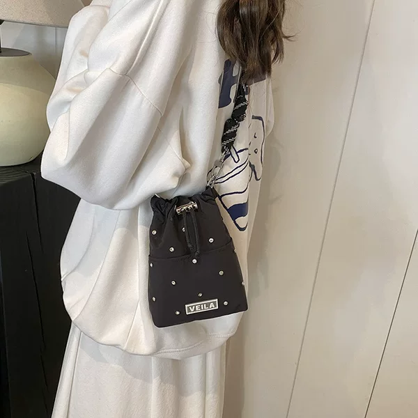 Niche Fashion Drawstring Bucket Bag for Women 2024 New Nylon Lightweight Crossbody Bag Sweet and Cute Makeup Bag
