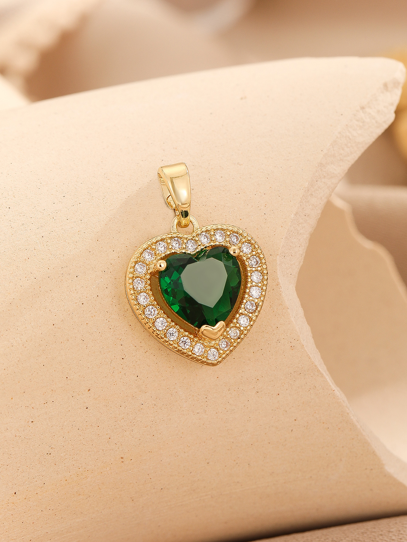 6g Weight Pendant Jewelry Making Type Zircon Inlay Material DIY Jewelry Accessories Classification 1 Piece Quantity Copper Material Heart Shape Pattern Inlay Design Simple Style, Classic Style Style 1 Piece Copper Zircon Heart Shape Pendant 6