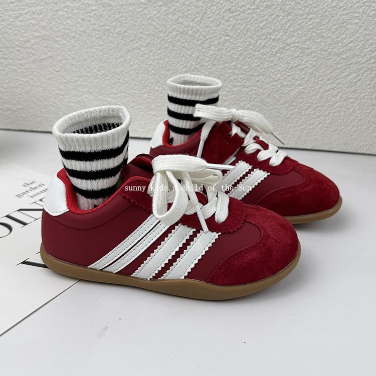 2025 zapatos coreanos de entrenamiento para niños zapatos de otoño nuevos zapatos de skate para niñas Agan zapatos deportivos ligeros para niños versátiles