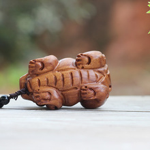 老挝木雕手把件霸王貔貅实木小件摆件实木手工家居饰品