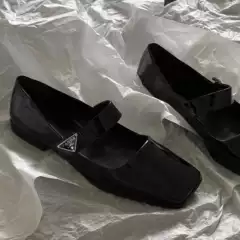 (In Stock) 2025 Trendy Patent Leather Square-Toe Mary Jane Flats with Triangle Buckle Strap for Women
