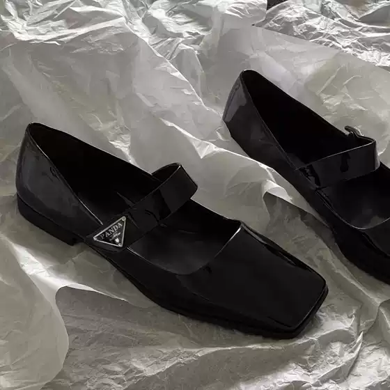 (In Stock) 2025 Trendy Patent Leather Square-Toe Mary Jane Flats with Triangle Buckle Strap for Women