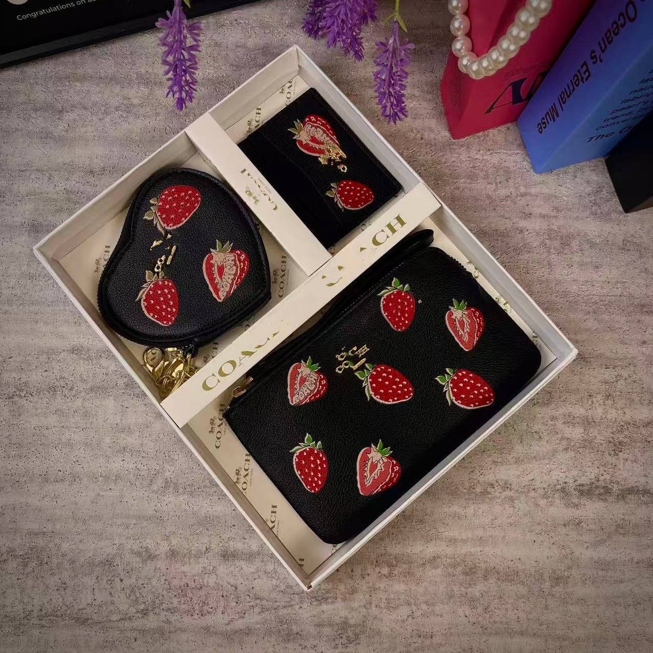 Cartoon cartera de cambio en forma de corazón de comercio exterior bolsa de mano caja de bolsa de tarjeta caja de regalo de bolsas explosivas transfronterizas 2025 nuevas bolsas de mujer