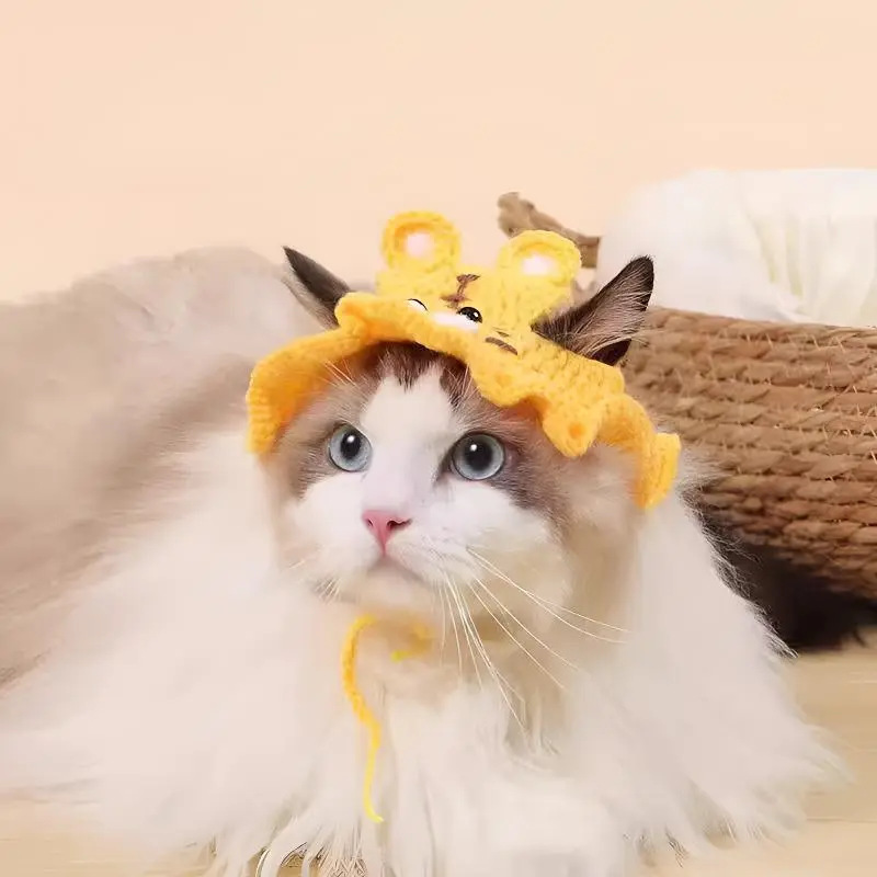 Вязаная шапочка для кошек с ушками Friendly