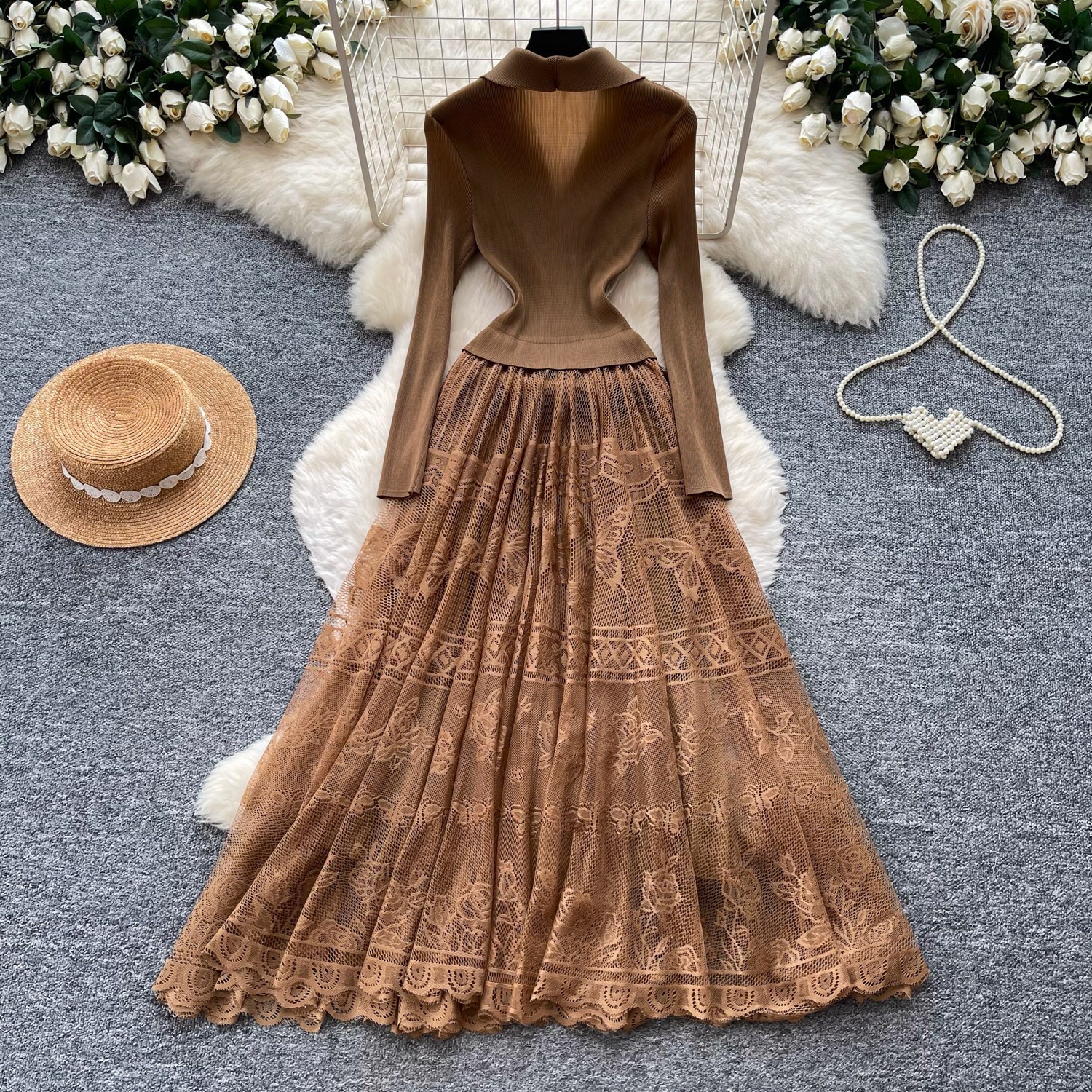 Women's French Romantic Style Lace Dress Suit Collar Slimming Pleated Long Skirt Elegant Commuting Summer Dress_ecoleips.com