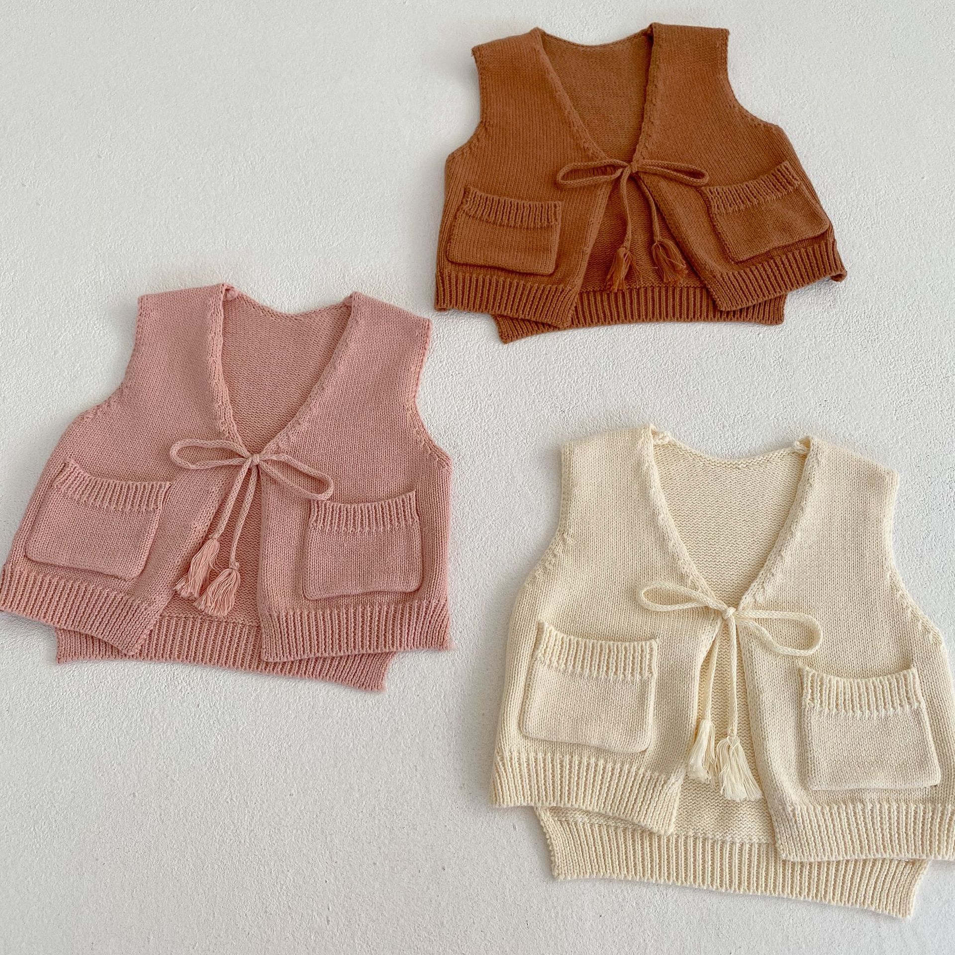 Title 8, Kinder Strickjacke mit Quasten und Bindeband We...