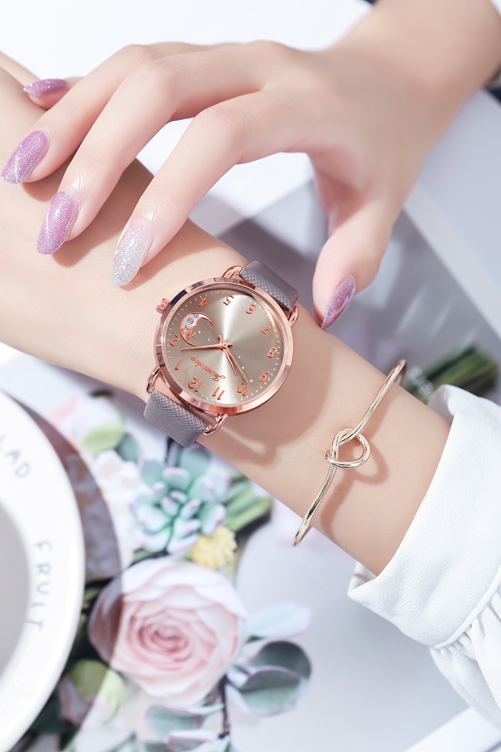 Orologio da studente in oro rosa con cinturino minimalista da donna con motivo stella lunare, nuovo prodotto caldo e alla moda 2024_voghion.com