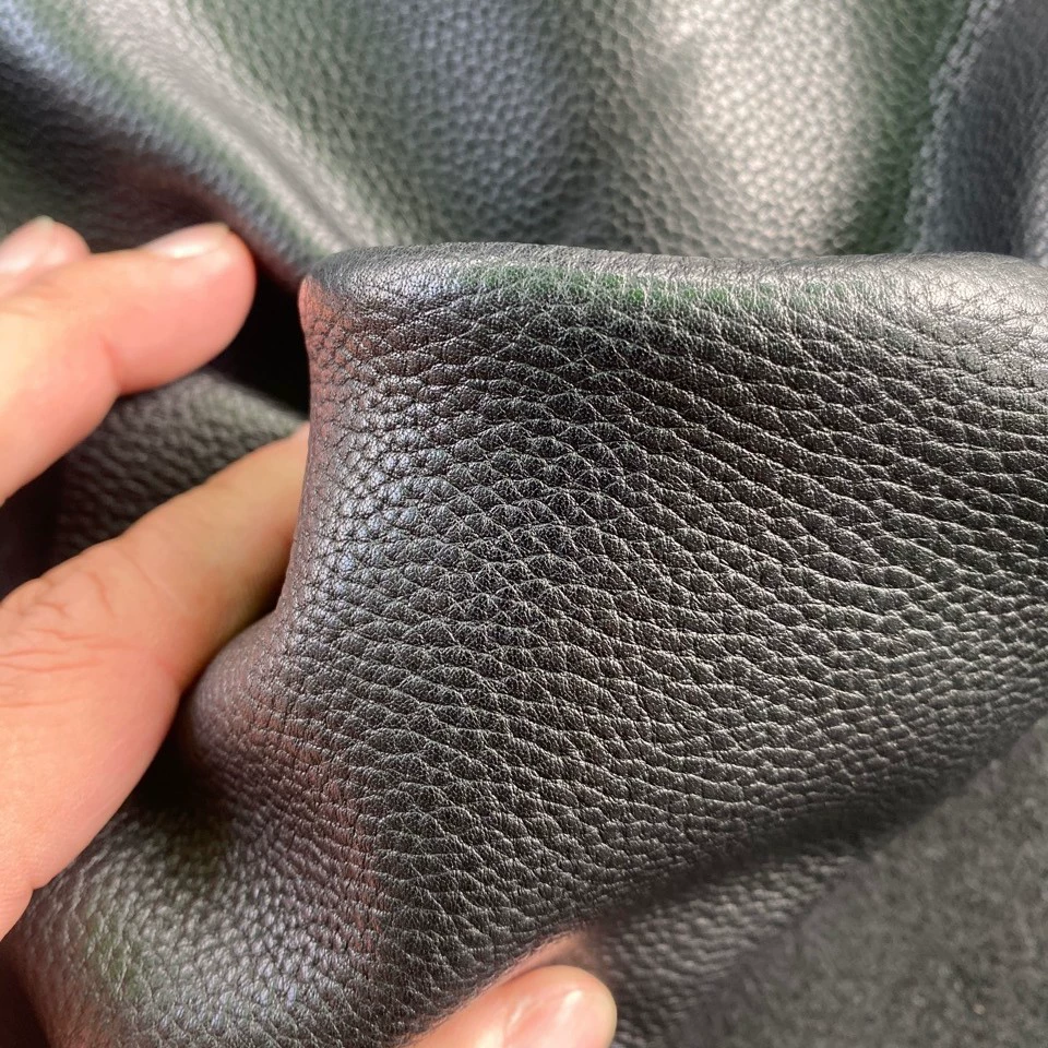 Черный узор личи маленький личи черная воловья кожа в наличии оптовый материал обуви Слой головки воловьей кожи