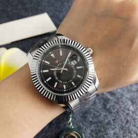 小众设计银色男士手表黑盘日历多功能石英表商务通勤精英男士手表