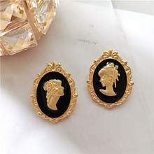 欧美复古宫廷浮雕胸针合金哑光金相框别针项链女毛衣胸花出口精品