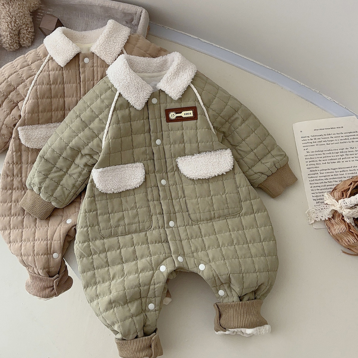 Ropa de bebé, ropa de otoño e invierno, mamelones abrigados de algodón acolchado, bebé de 0-2 años, más mono acolchado de terciopelo, ropa acolchada de algodón