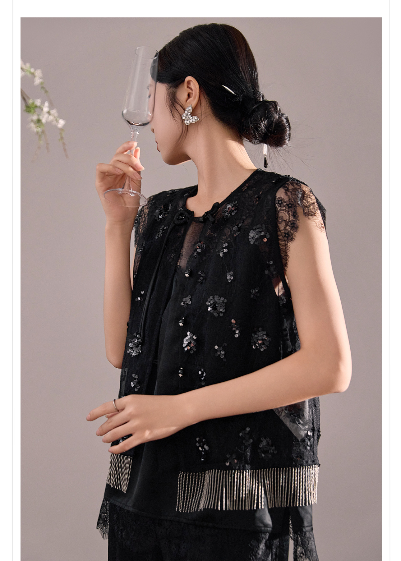 Áo vest không tay phong cách Trung Hoa thêu hoa văn tua rua cao cấp ZX N4027 — Màu đen cao cấp chi tiết 8