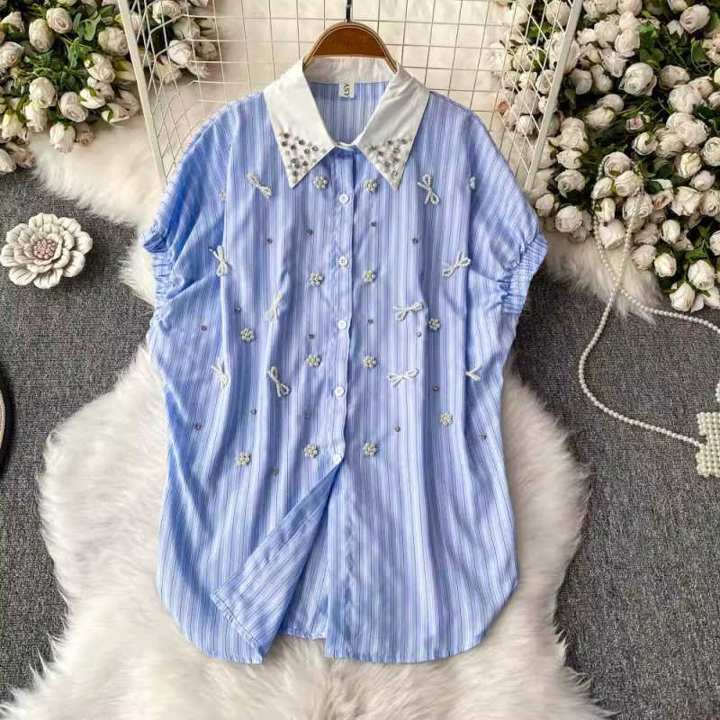 Свободный и повседневный летний топ с бисером, средней длины, с большими лацканами по всему телу, полосатая рубашка 2025 года, закрывающая ягодицы, контрастных цветов.