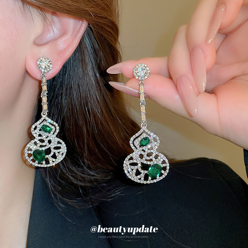 Aguja de plata Nuevos pendientes de calabaza hueca de diamantes de estilo chino Pendientes de estilo étnico personalizado Tren nacional Pendientes de lujo ligero de alta gama Mujeres