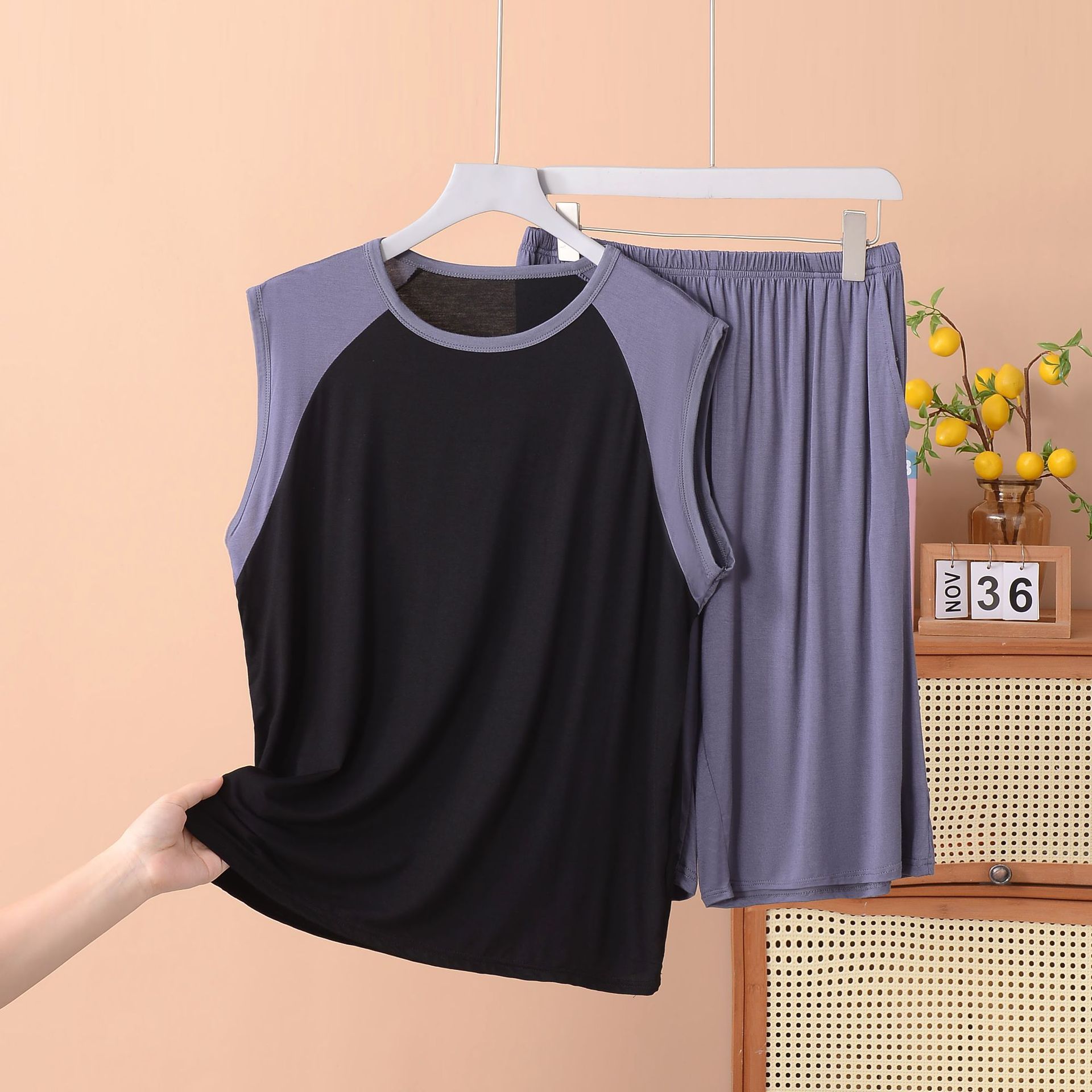 블랙에 아이언 그레이