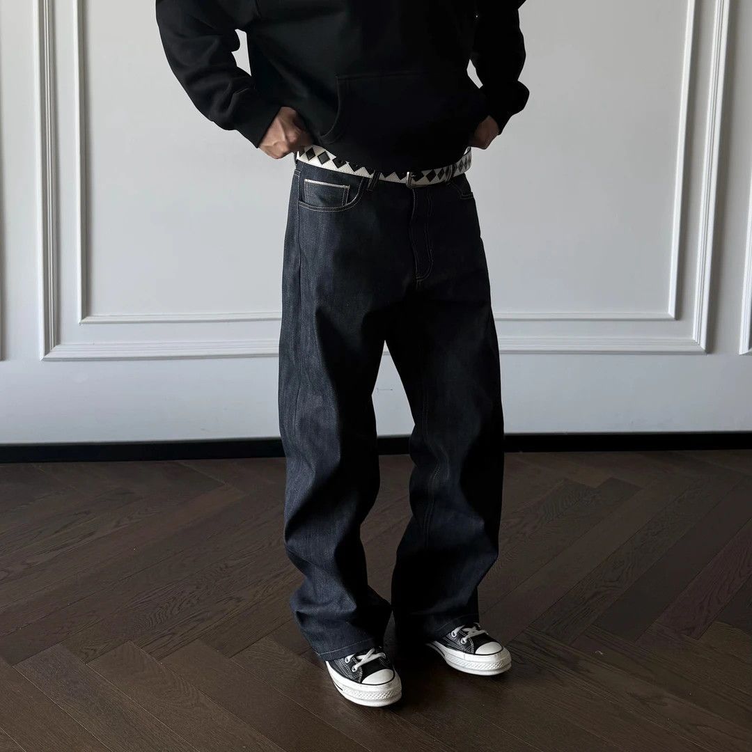 Otoño y invierno nuevos jeans de color sólido para hombres, estilo de moda, estilo de diseño casual, cómodo, retro, rectas, versátiles