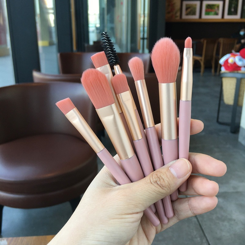 Pequeño conjunto de cepillo de maquillaje Cangzhou de 8 piezas para principiantes portátil cepillo de sombra de ojos de pelo suave cepillo de base cepillo de blanqueador herramientas de maquillaje