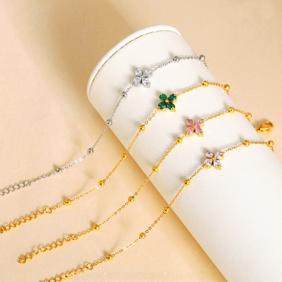 fashionable elegant sophisticated bracelet with zircon