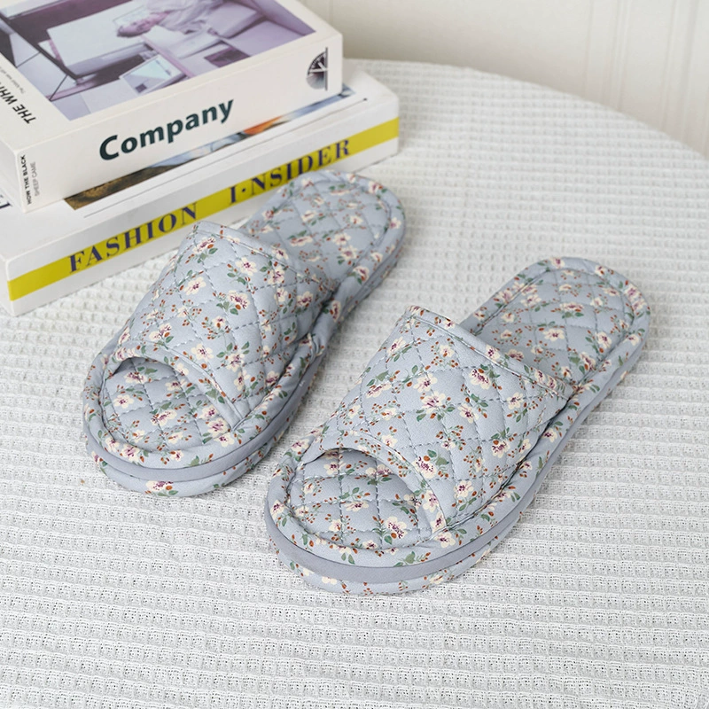 Трехслойные тапочки из утолщенной ткани корейской версии для пар, мужчин и женщин, домашние домашние тапочки на резиновой подошве, изготовленные на заказ на заводе.